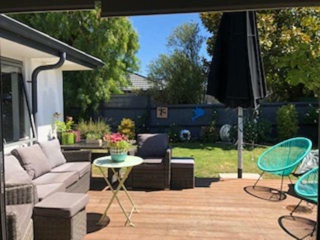 A Little Bit Beachy Modern Guest Room And Private Toilet Christchurch Bagian luar foto
